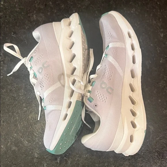 On Running Women's Athletic Shoes in White and Teal - Picture 1 of 5